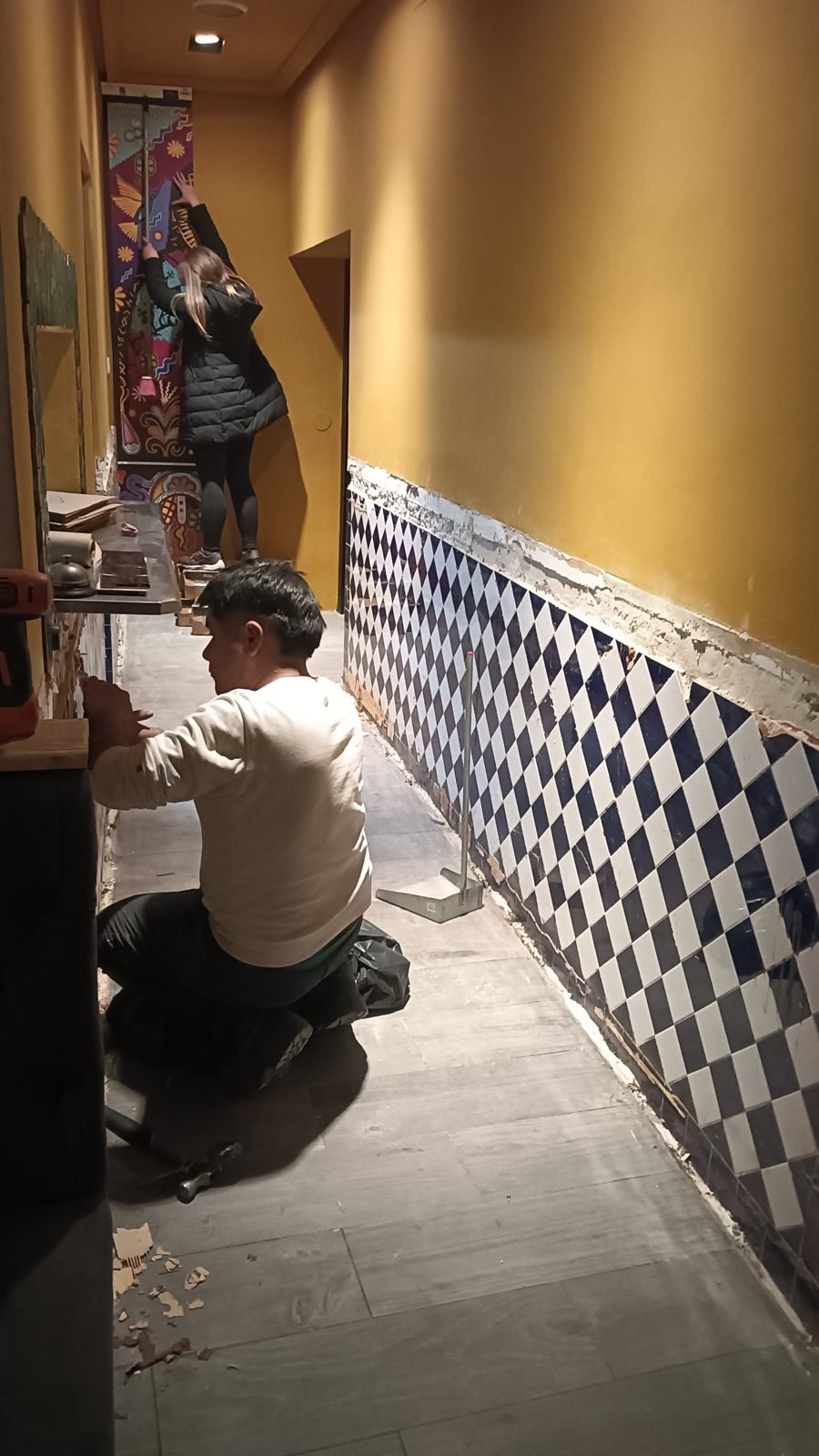 Equipo de RRC AT trabajando en una reforma en Pozuelo de Alarcón